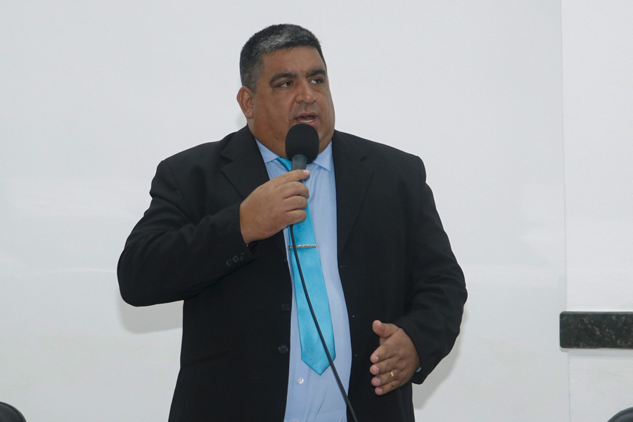 camara de teresopolis faz voto de repudio ao prefeito vinicius claussen por venda de água